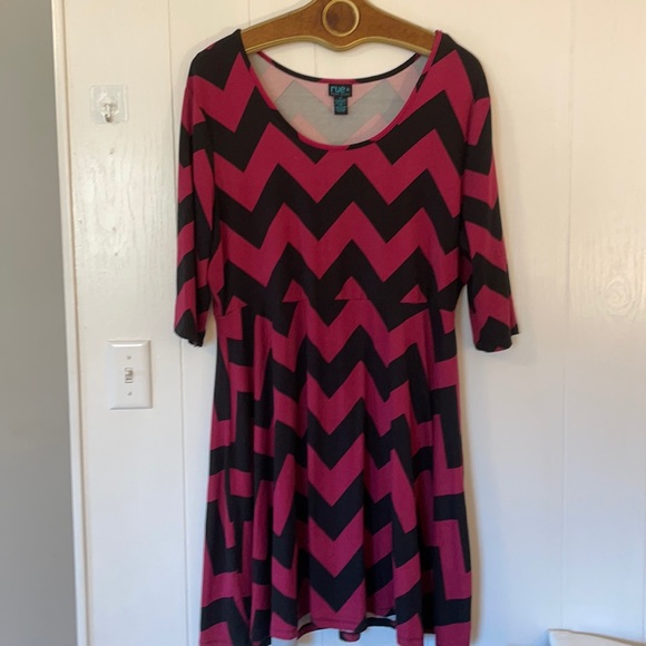 Rue21 Dresses & Skirts - Rue 21+ size 3X Chevron print skirt or dress